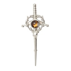 Staghead Kilt Pin With Cairngorm Stone